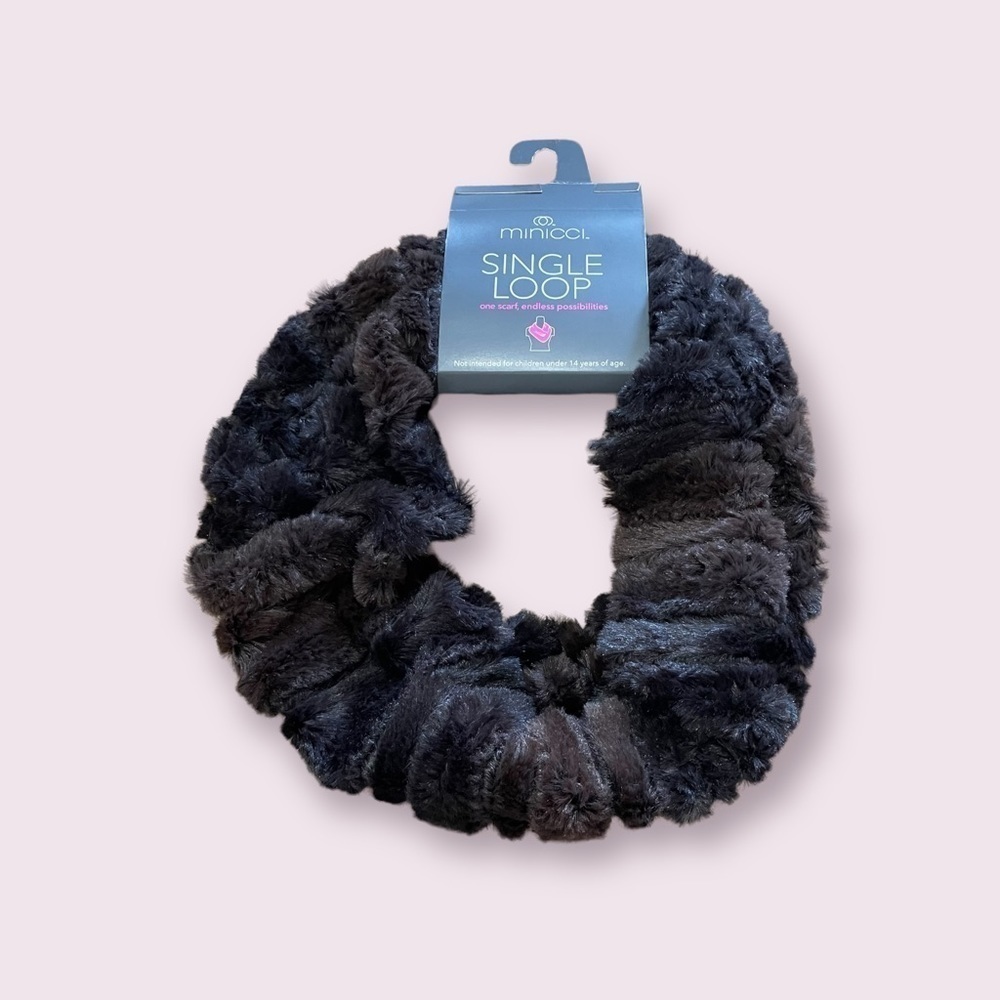 NWT Single Loop faux fur Infinity Scarf - OS